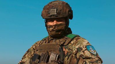 Історія поьратимів "Гномика" і "Плюсика" з волинської 14 ОМБр імені Романа Великого Історія поьратимів "Гномика" і "Плюсика" з волинської 14 ОМБр імені Романа Великого
