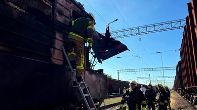 Потяг, локомотив, укрзалізниця, евакуація, ДСНС