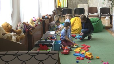 Як працює інтеграційна кімната у Луцькому центрі взаємодопомоги переселенцям
