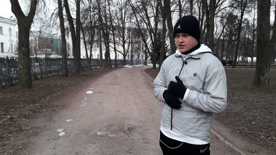 Житель Полтави Олексій Хорошун вирішив пробігти 100 кілометрів, щоб зібрати гроші для військових Житель Полтави Олексій Хорошун вирішив пробігти 100 кілометрів, щоб зібрати гроші для військових