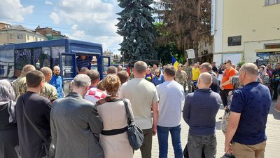 У Луцьку попрощалися з військовими Артемом Асматовим і Русланом Лещенком У Луцьку попрощалися з військовими Артемом Асматовим і Русланом Лещенком