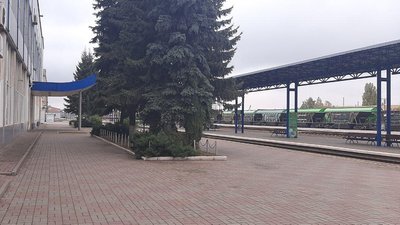 Укрзалізниця припинила продаж квитків зі станції "Суми" на три потяги