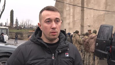 У Тернополі попрощалися з бійцем Романом Остапівим У Тернополі попрощалися з бійцем Романом Остапівим