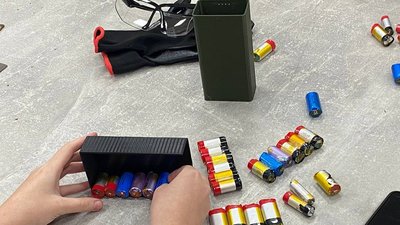 Як з використаних електронних сигарет студенти у Дніпрі виготовляють павербанки для військових Як з використаних електронних сигарет студенти у Дніпрі виготовляють павербанки для військових
