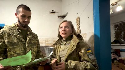 Діти з Тернополя передали військовим малюнки, листи та браслети