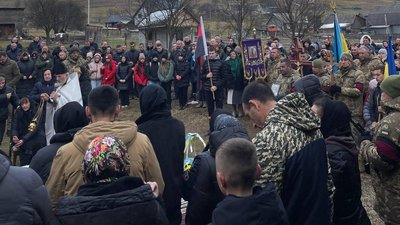 На Закарпатті попрощалися з полеглим захисником Вадимом Пачевим