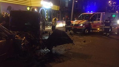 ДТП у центрі Рівного: "важких" травмованих не було – рятувальники ДТП у центрі Рівного: "важких" травмованих не було – рятувальники