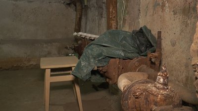 У Франківську комунальне підприємство безкоштовно вивозить сміття із підвалів будинків У Франківську комунальне підприємство безкоштовно вивозить сміття із підвалів будинків