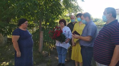 Матері загиблого військовослужбовця з Кіровоградщини вручили орден "За мужність ІІІ ступеня"