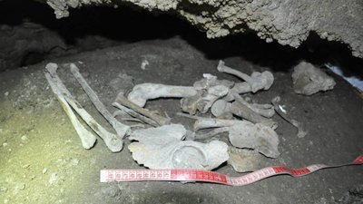 На Тернопільщині відкрили недосліджену печеру, у ній виявили рештки людей