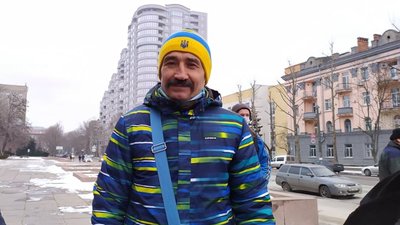 Віддати шану Героям Небесної Сотні: миколаївці зібралися на місці проведення місцевого Євромайдану