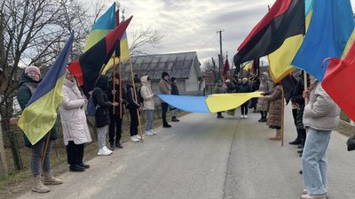 На Надвірнянщині поховали військового медика Василя Шебістого На Надвірнянщині поховали військового медика Василя Шебістого