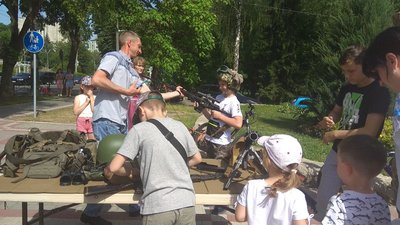 У Луцьку до Дня батька організували сімейний фестиваль "Тато Fest" У Луцьку до Дня батька організували сімейний фестиваль "Тато Fest"