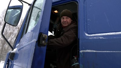 Вантажівки зупинились: негода на Новгород-Сіверщині Вантажівки зупинились: негода на Новгород-Сіверщині