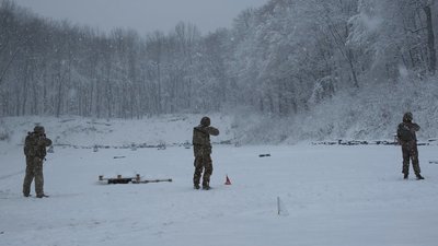 "По них добре відпрацьовувати вміння": вінницькі волонтери виготовляють для оборонців тренувальні мішені "По них добре відпрацьовувати вміння": вінницькі волонтери виготовляють для оборонців тренувальні мішені