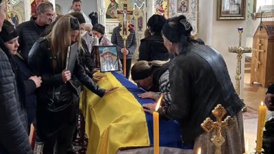 На Закарпатті попрощалися із полеглим на війні Олексієм Лахновським