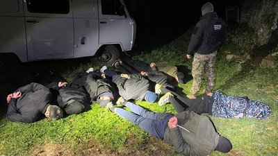 Намагалися втекти до Румунії: прикордонники затримали семеро чоловіків із Житомирської та інших областей Намагалися втекти до Румунії: прикордонники затримали семеро чоловіків із Житомирської та інших областей