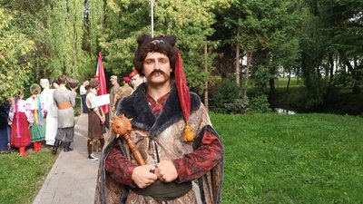 У Тернополі показали стяги, які використовували в різні часи становлення української державності У Тернополі показали стяги, які використовували в різні часи становлення української державності