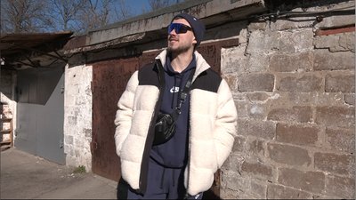 Не знає, як ходити по землі: у Дніпрі собака Яреська понад вісім років живе на даху гаражів Не знає, як ходити по землі: у Дніпрі собака Яреська понад вісім років живе на даху гаражів