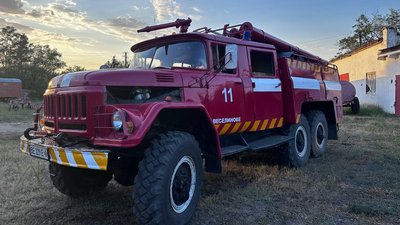 На Миколаївщині горить хвойний ліс На Миколаївщині горить хвойний ліс
