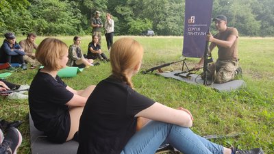"Такі знання рятують життя": жителів Полтавщини навчають стрілецькій справі