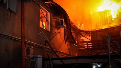 Унаслідок атаки РФ на Одесу загинуло подружжя, обом було по 75 років Унаслідок атаки РФ на Одесу загинуло подружжя, обом було по 75 років