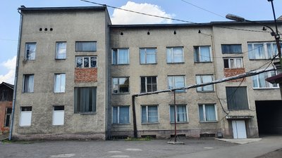 Отруєння газом на лісохімкомбінаті на Закарпатті: у якому стані четверо травмованих Отруєння газом на лісохімкомбінаті на Закарпатті: у якому стані четверо травмованих