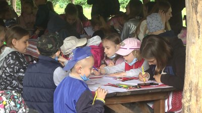 Майстер-клас з малювання та історії про булінг. На острові Хортиця влаштували захід для дітей
