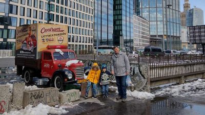 "Поляки в нас перші друзі і брати, й сестри"- сумчанин про те, як його родину зустріли в Польщі "Поляки в нас перші друзі і брати, й сестри"- сумчанин про те, як його родину зустріли в Польщі