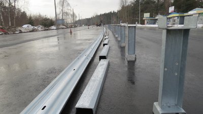 На Волині поблизу "Ягодина" задля безпеки встановлюють бар'єрне огородження На Волині поблизу "Ягодина" задля безпеки встановлюють бар'єрне огородження