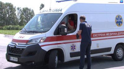 У Полтаві водіїв "швидких" вчать уникати аварій на дорозі У Полтаві водіїв "швидких" вчать уникати аварій на дорозі