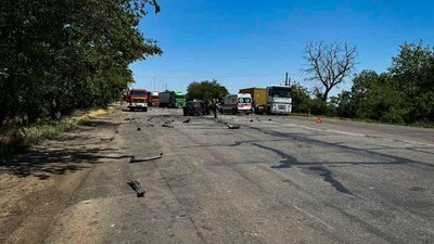 На Миколаївщині зіткнулися два легковики
