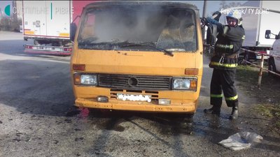 У Рівному на стоянці горів фургон У Рівному на стоянці горів фургон