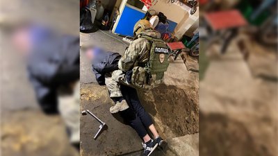 Поліціянти затримали чоловіків, які пограбували бабусю на Сумщині