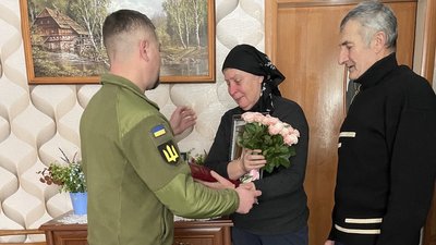 Батькам загиблого на Миколаївщині волинянина вручили нагороду сина