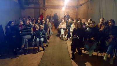 "Театр в укритті" облаштували у Луцьку "Театр в укритті" облаштували у Луцьку