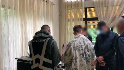 У Києві 21-річного керівника турфірми підозрюють у привласненні понад пів мільйона гривень