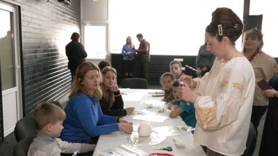 На Черкащині казками "зцілюють" травми війни На Черкащині казками "зцілюють" травми війни