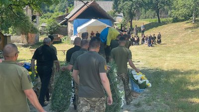На Закарпатті попрощалися із полеглим воїном Миколою Тацюном