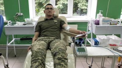 У Луцьку 436 прикордонників встановили рекорд України з одночасної здачі крові У Луцьку 436 прикордонників встановили рекорд України з одночасної здачі крові