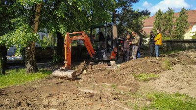 В Ужгороді зупинили незаконні земляні роботи