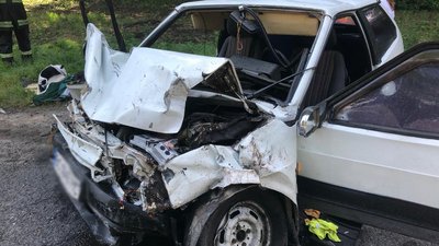 На Львівщині ДТП за участі трьох авто: п’ятеро травмованих На Львівщині ДТП за участі трьох авто: п’ятеро травмованих