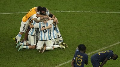 Святкування Аргентини після вирішального пенальті у фіналі чемпіонату світу-2022. Святкування Аргентини після вирішального пенальті у фіналі чемпіонату світу-2022.