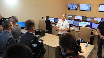 У Дніпрі відкрили модернізований центр поліції для приймання тривожних сповіщень