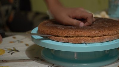 Готує випічку з 10 років: ужгородець Густав Буков робить торти на замовлення Готує випічку з 10 років: ужгородець Густав Буков робить торти на замовлення