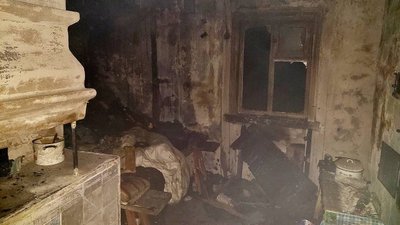 Ліквідовували пожежу три години: у власному будинку на Житомирщині загинула літня власниця Ліквідовували пожежу три години: у власному будинку на Житомирщині загинула літня власниця