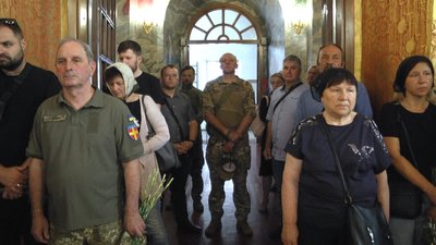 Загинув на Запоріжжі – у Житомирі попрощалися із полеглим воїном Богданом Солнцевим Загинув на Запоріжжі – у Житомирі попрощалися із полеглим воїном Богданом Солнцевим