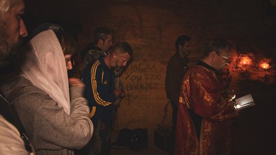 За мир та перемогу: в одеських катакомбах провели підземне богослужіння За мир та перемогу: в одеських катакомбах провели підземне богослужіння