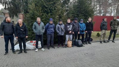 На Волині затримали дев'ятьох ухилянтів та організаторів їх втечі закордон