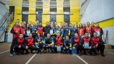 Вінницькі рятувальники взяли участь у Різдвяних стартах Вінницькі рятувальники взяли участь у Різдвяних стартах